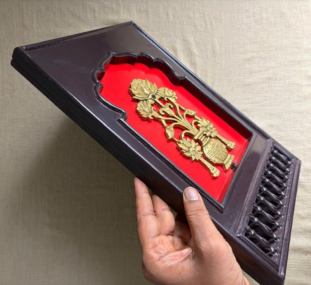 Brass Flowerpot motif enclosed in a traditional Indian wooden frame 15" - Image 3