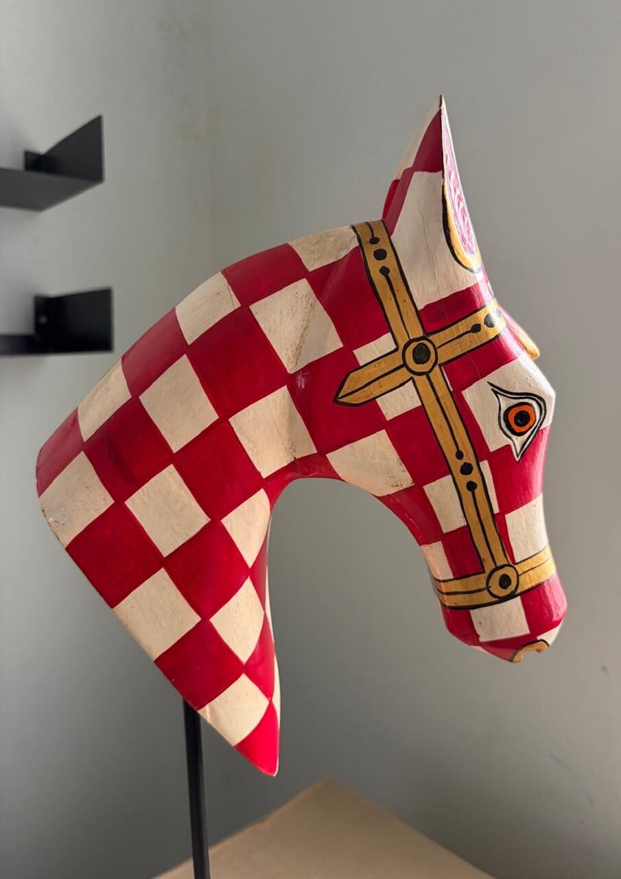 Horse head on stand (Red White checkered pattern) - Image 2