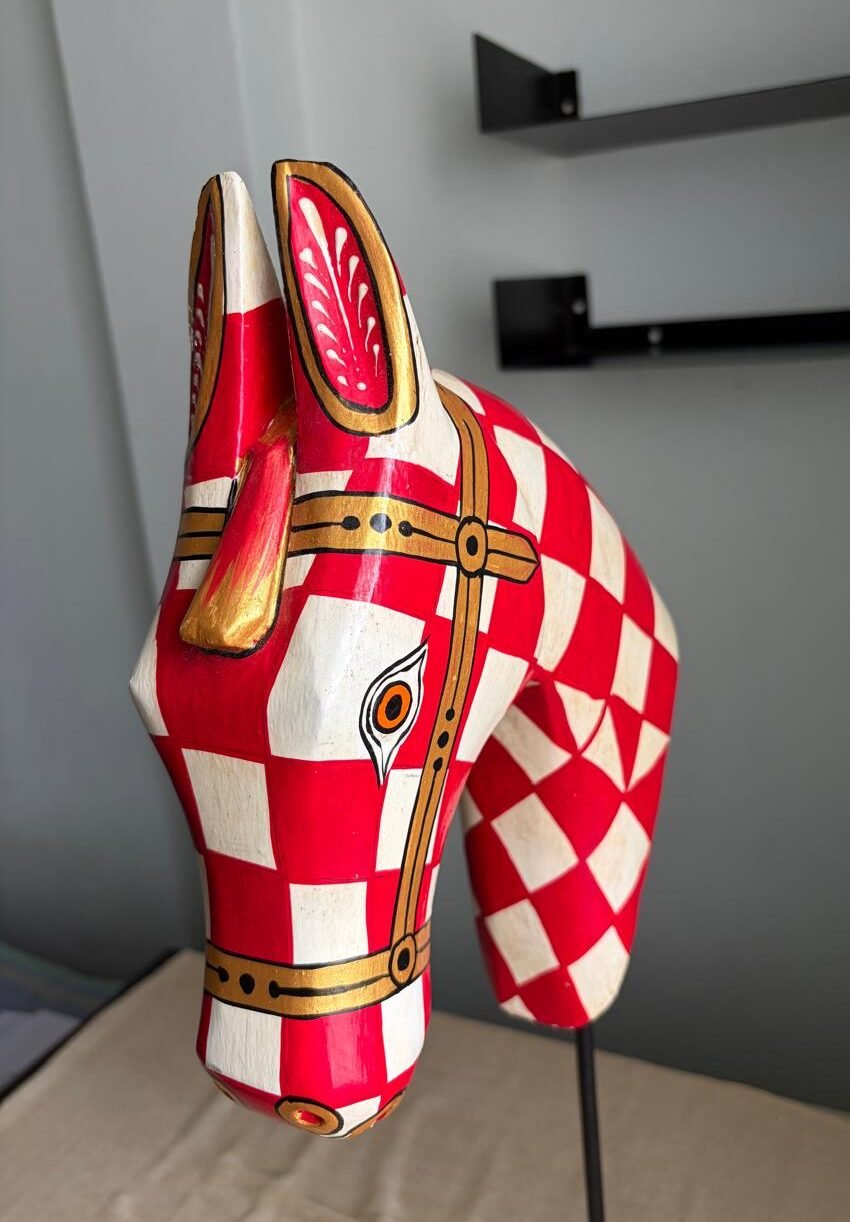 Horse head on stand (Red White checkered pattern) - Image 9