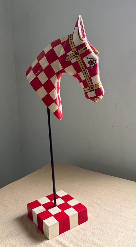 Horse head on stand (Red White checkered pattern) - Image 12