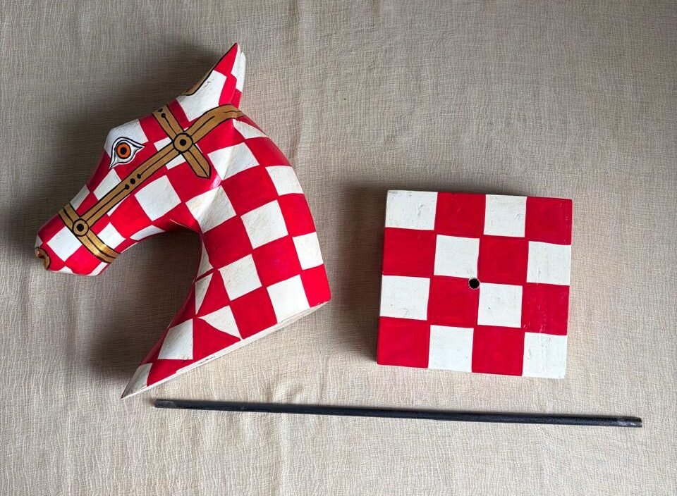 Horse head on stand (Red White checkered pattern) - Image 13