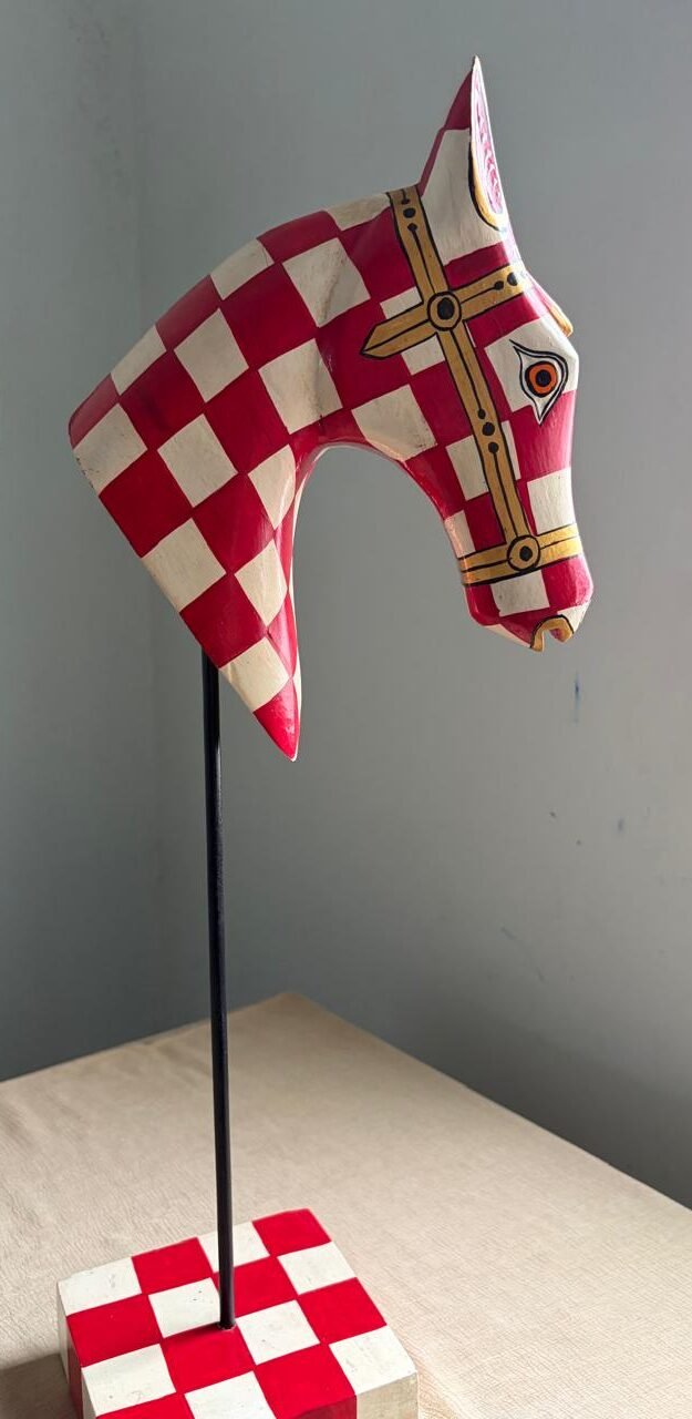 Horse head on stand (Red White checkered pattern) - Image 16